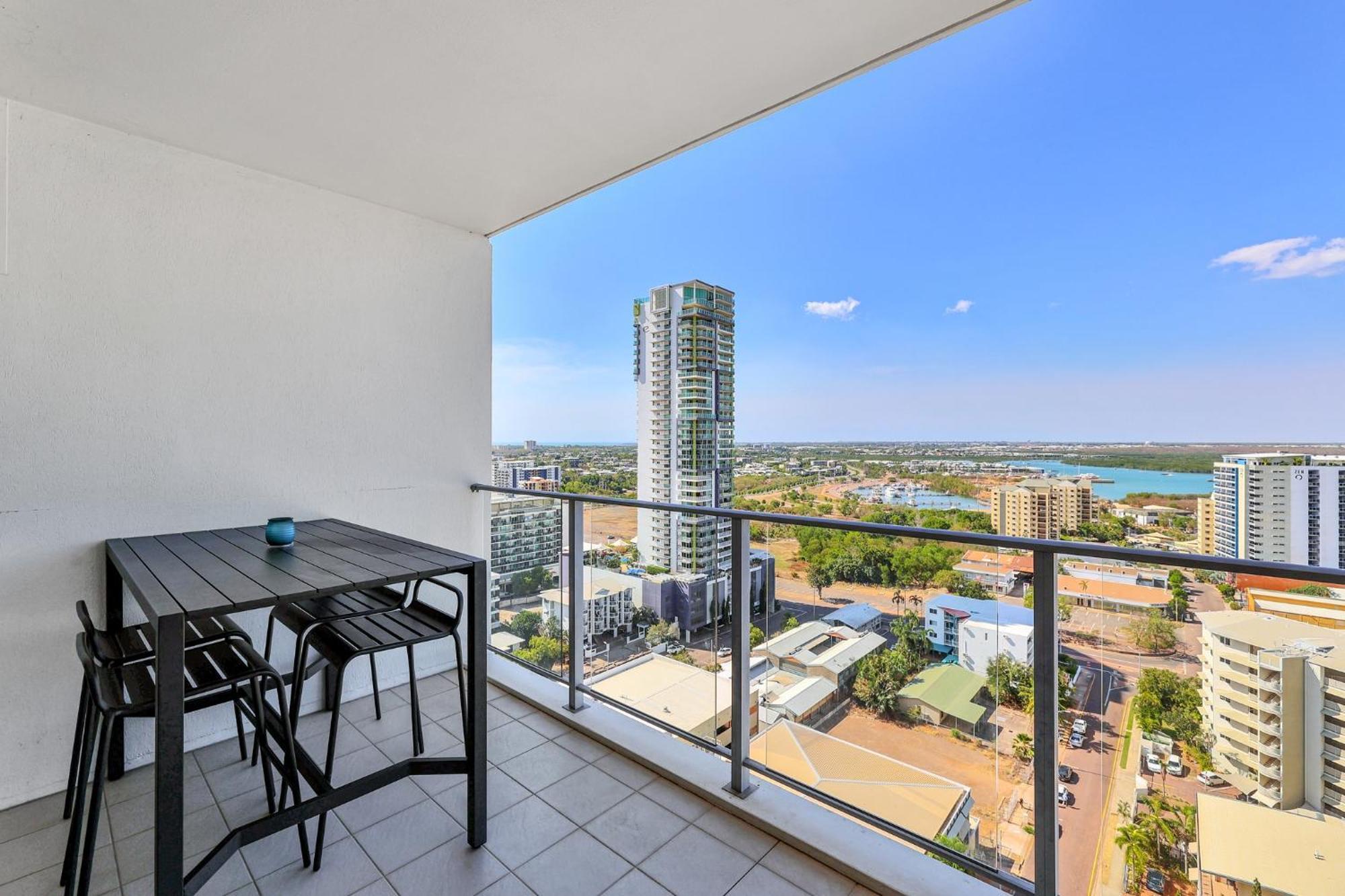 Appartamento Darwin City - The Oaks With Harbour Views Esterno foto