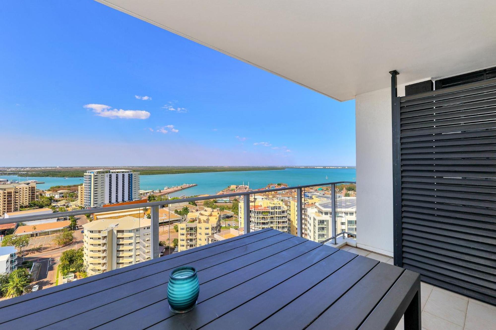 Appartamento Darwin City - The Oaks With Harbour Views Esterno foto