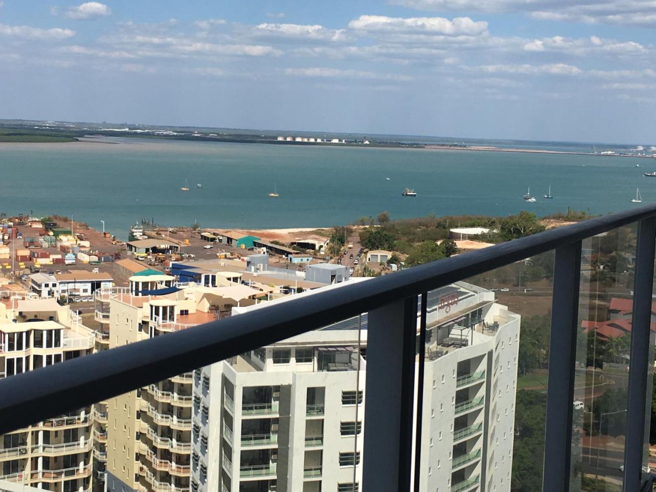 Appartamento Darwin City - The Oaks With Harbour Views Esterno foto